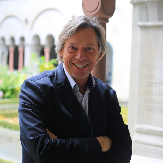 Prof. Dr. Thomas Schlag